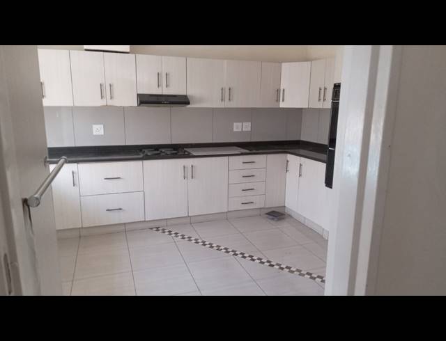 4 BEDROOM HOUSE FOR SALE IN NEWHOLME